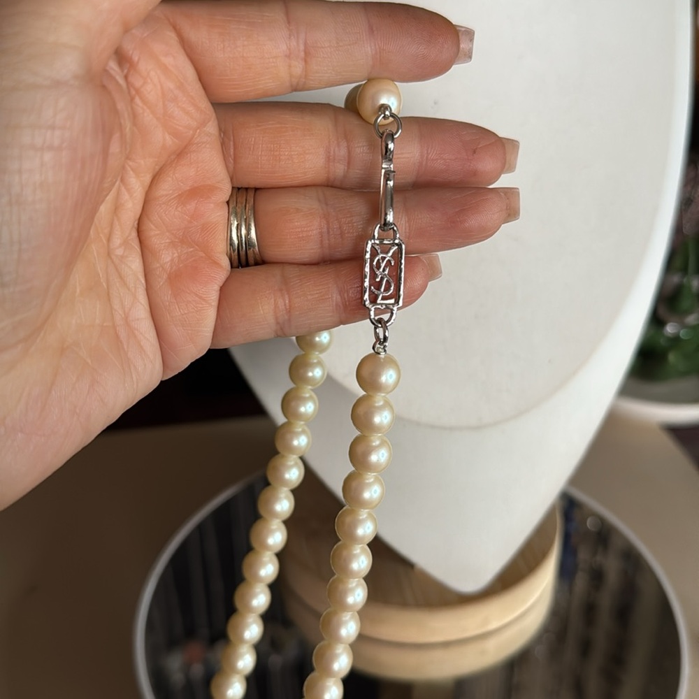 Vintage Yves Saint Laurent pearl necklace - Picture 2 of 4